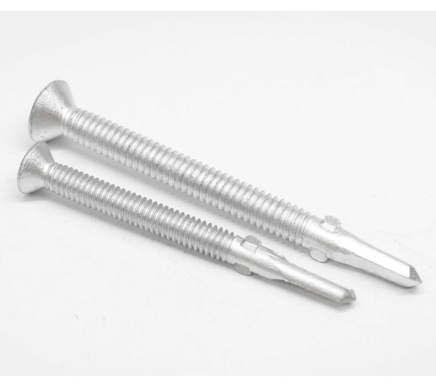 Two Daggerz self drilling metal screw with wings and t27 flat head