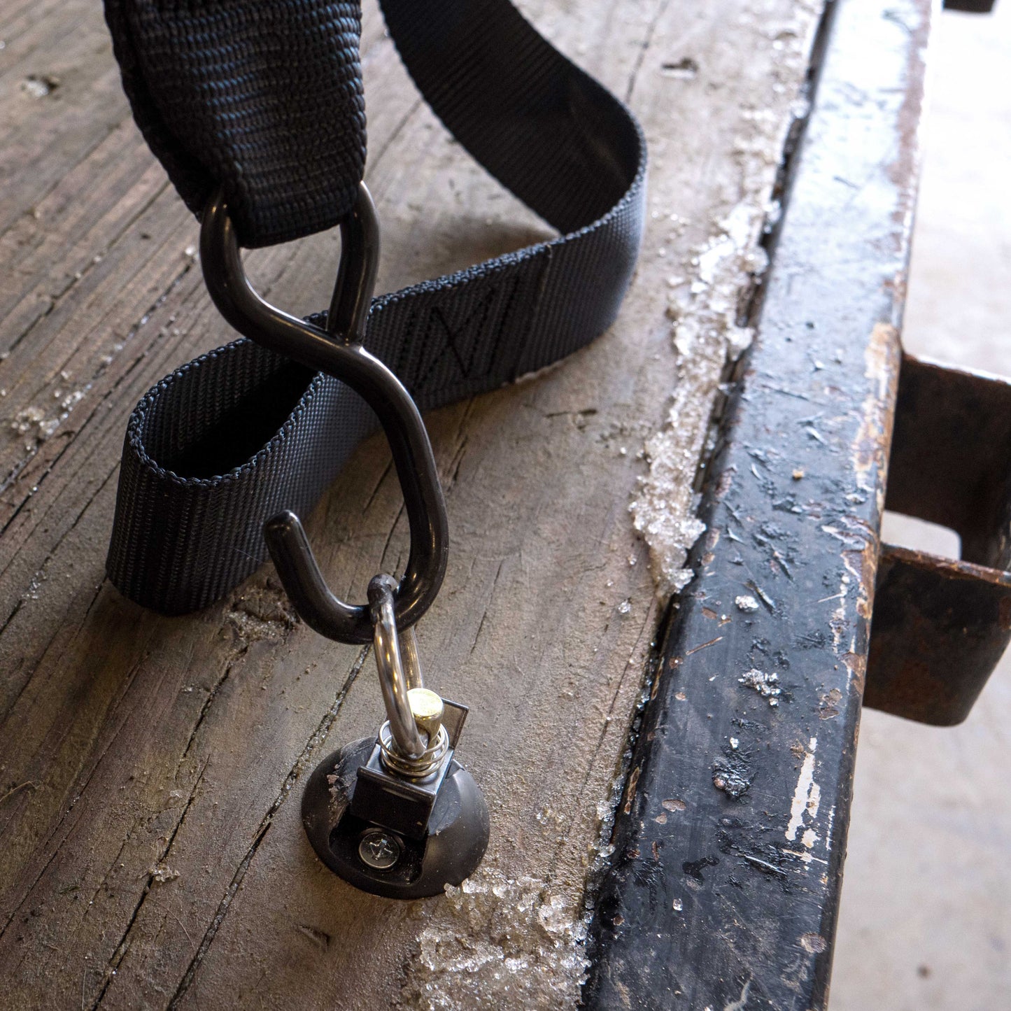 Single Stud Round L-Track Anchor Point Tie Down Kit | Black