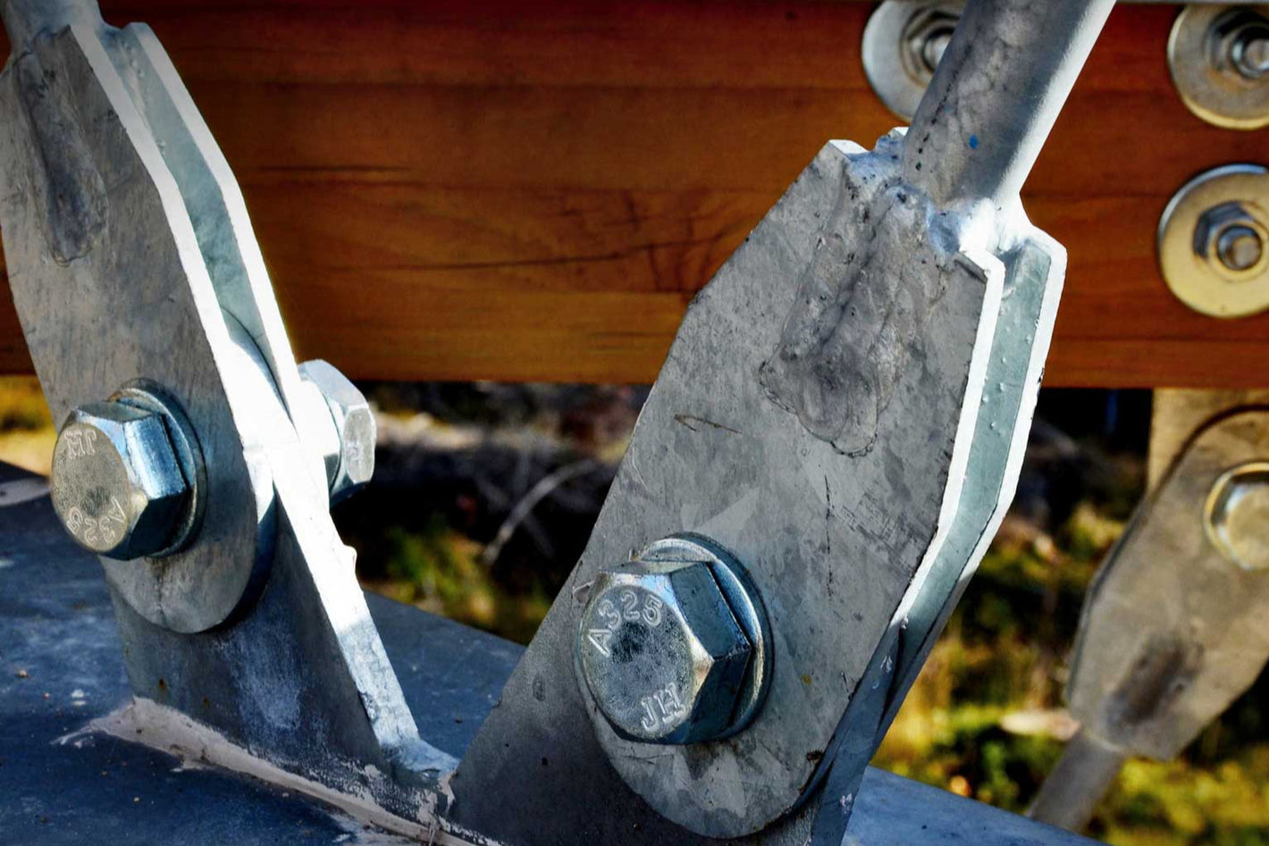 Using structural screws to connect timber frame post and brace