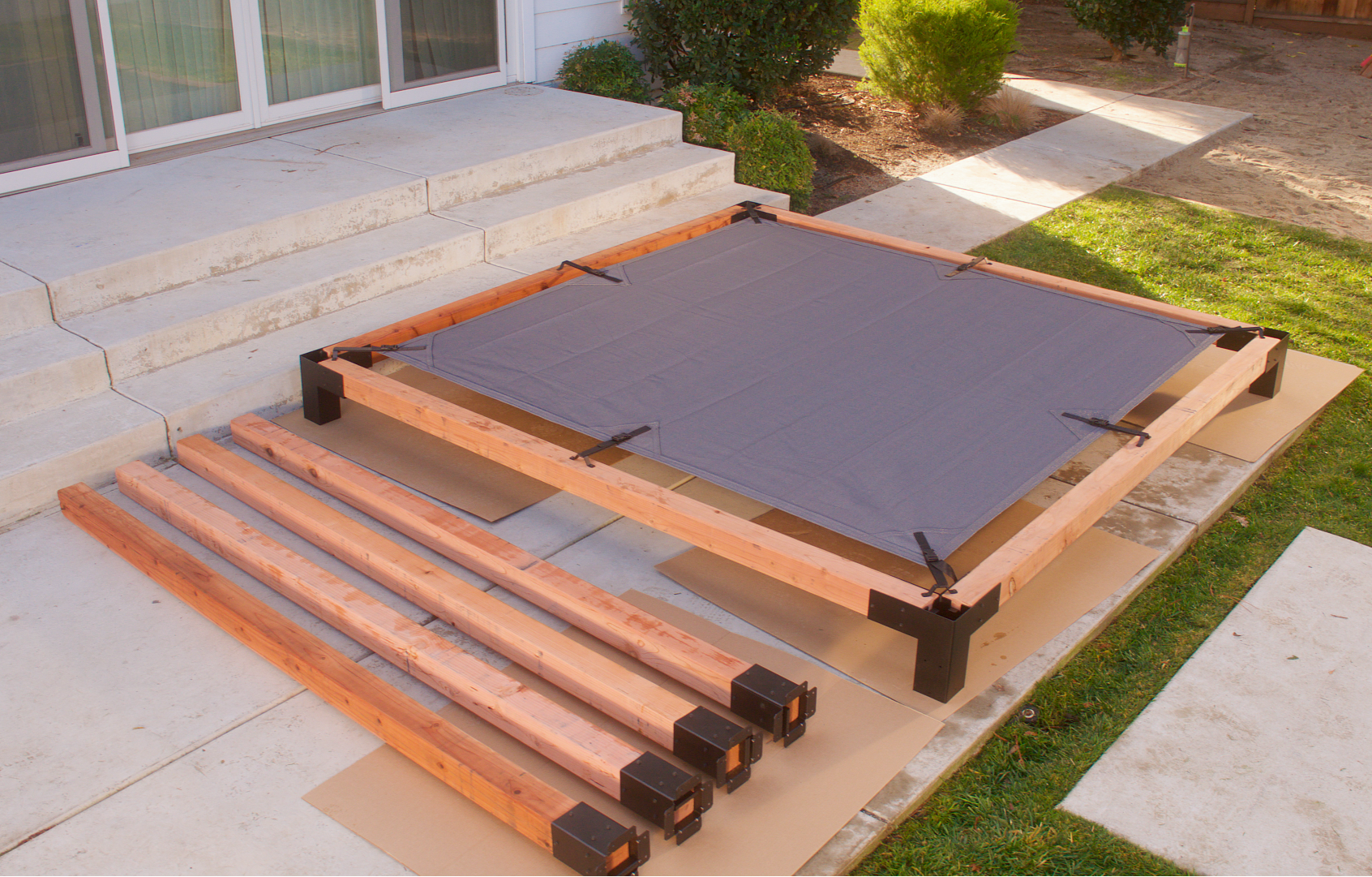 Sun shade and pergola posts