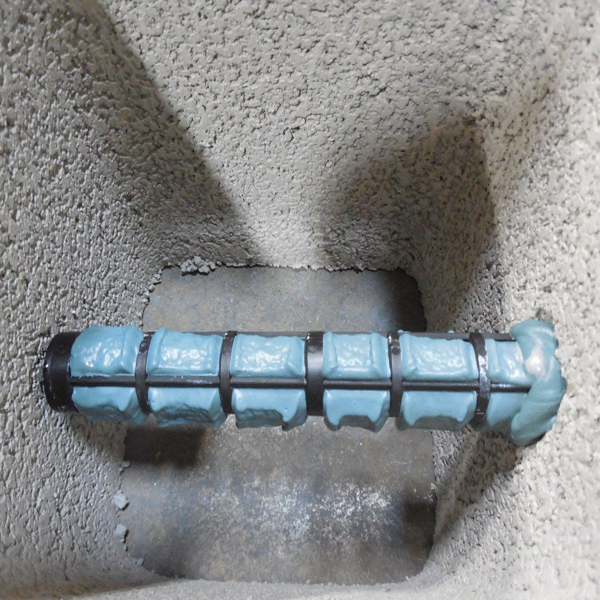 StrongTie 10 inch OptiMesh Acrylic Anchor Screen Tube For 12 inch Rod Pkg 1 image 1 of 4 image 2 of 4