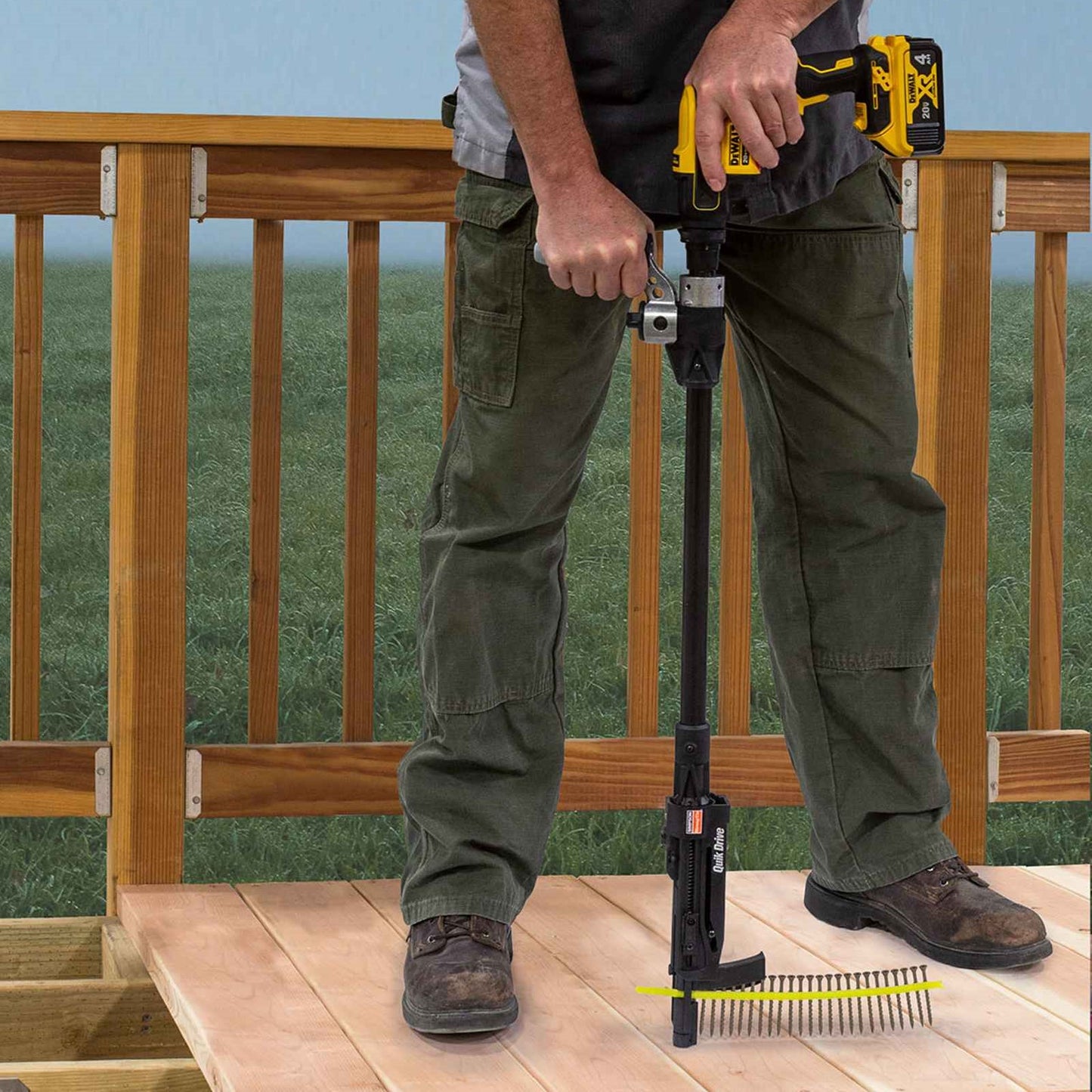 Simpson Quik Drive PRO300SG2DC2K Dewalt 20v Cordless Decking System image 1 of 3 image 2 of 3 image 3 of 3