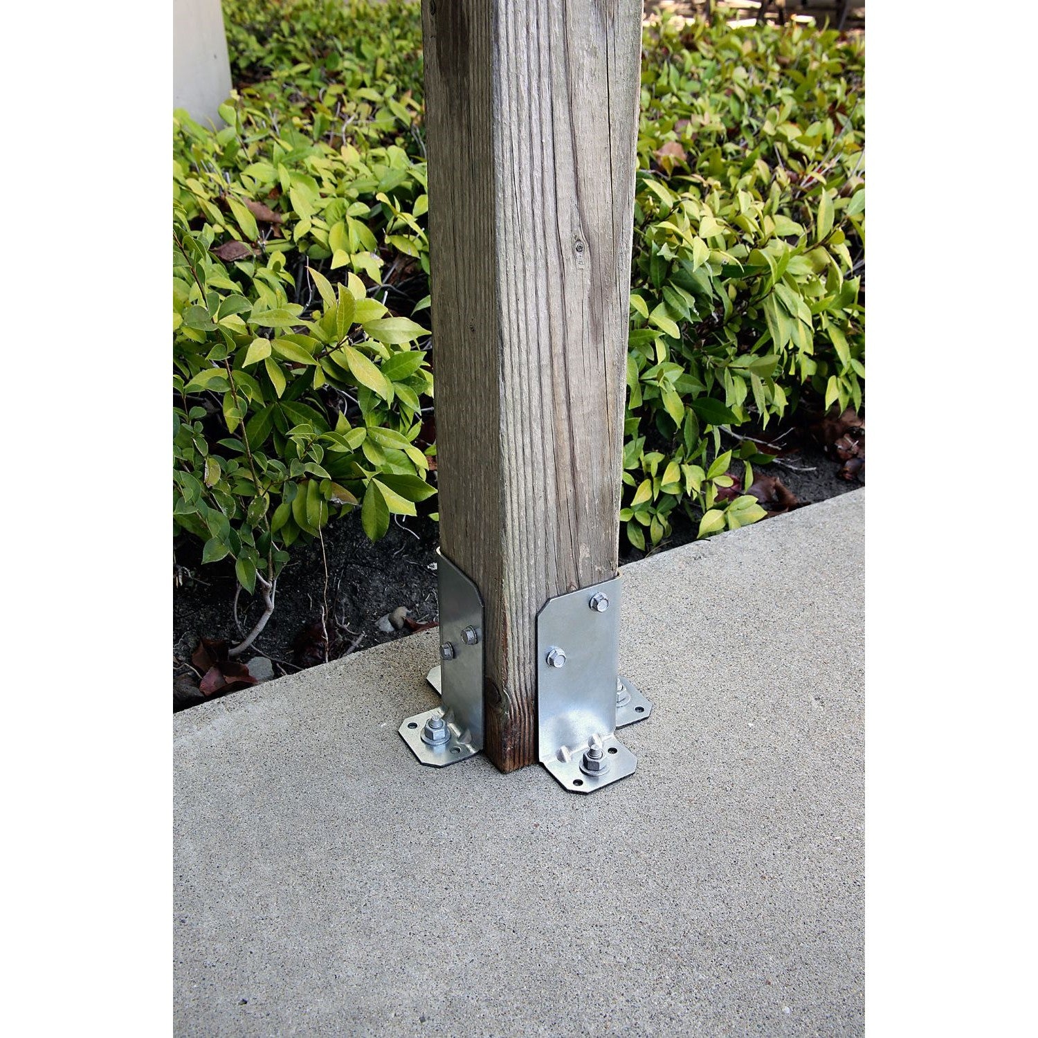 Simpson Strong-Tie FPBB44 - Base Black Post Base for 4x4